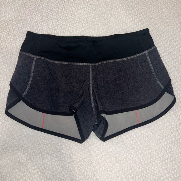 Lululemon Speed Short *4-way Stretch 2.5|| Size 6 - Picture 4 of 7